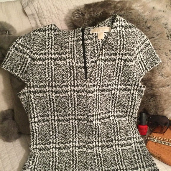 NWT Michael Kors blk/white plaid vneck dress S - Picture 4 of 16